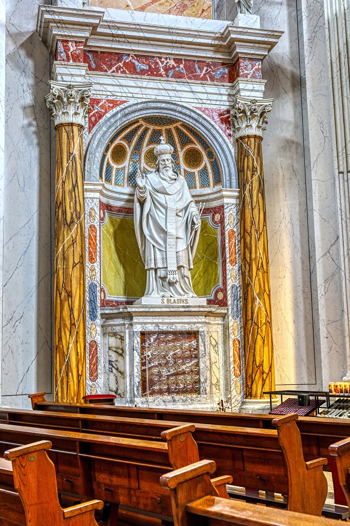 Basiliek Heiligen Agatha Barbara hdr rooms katholiek kerk Oudenbosch kerkfotografie religie religion bedevaart pelerinage kathedraal pelgrimage saint cathedrale cathedral basiliek basilique basilica